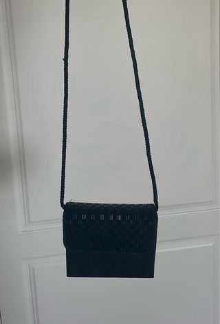 BOLSO DE FIESTA NEGRO CON ABALORIOS