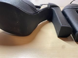 Zapatos de tacón negros talla 37