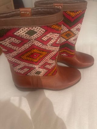 Botas piel y kilim talla 38