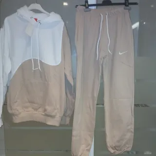 Conjunto Sudadera y Pantalón Beige/Blanco