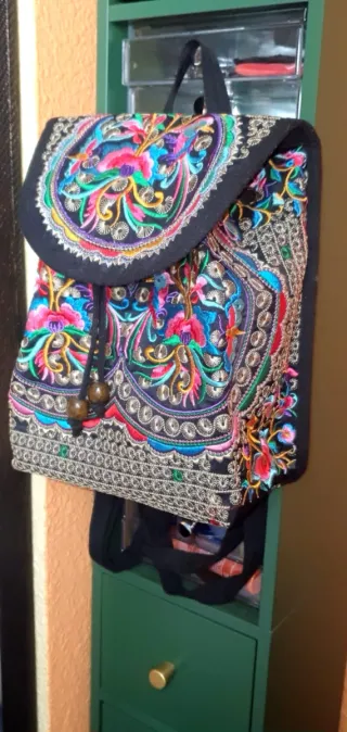 Mochila étnica bordada flores