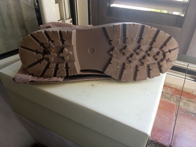 Stivali scamosciati color tortora