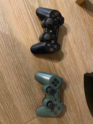 Playstation 3 + 2 mandos