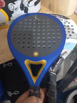 Pala de pádel airon y Varlion