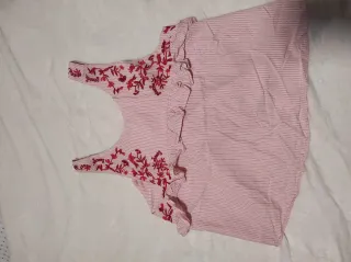 Blusa Zara roja bordada