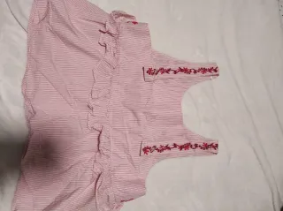 Blusa Zara roja bordada