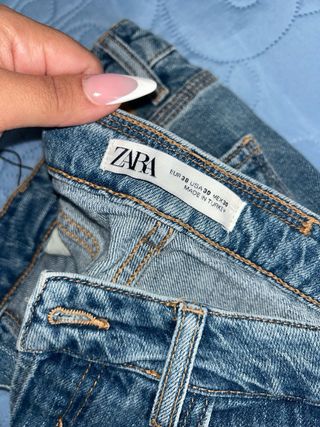 Pantalón vaquero Zara chico desgastado