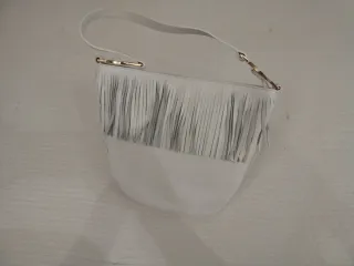 Bolso Victorio y Lucchino blanco flecos