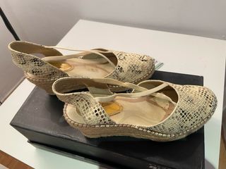 Cuñas Animal Print Tejido Buen Estado
