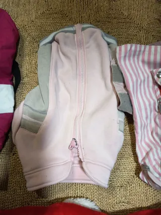 Abbigliamento per animali domestici: abiti vari