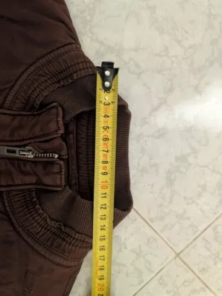 Casaco simples castanho da deeply