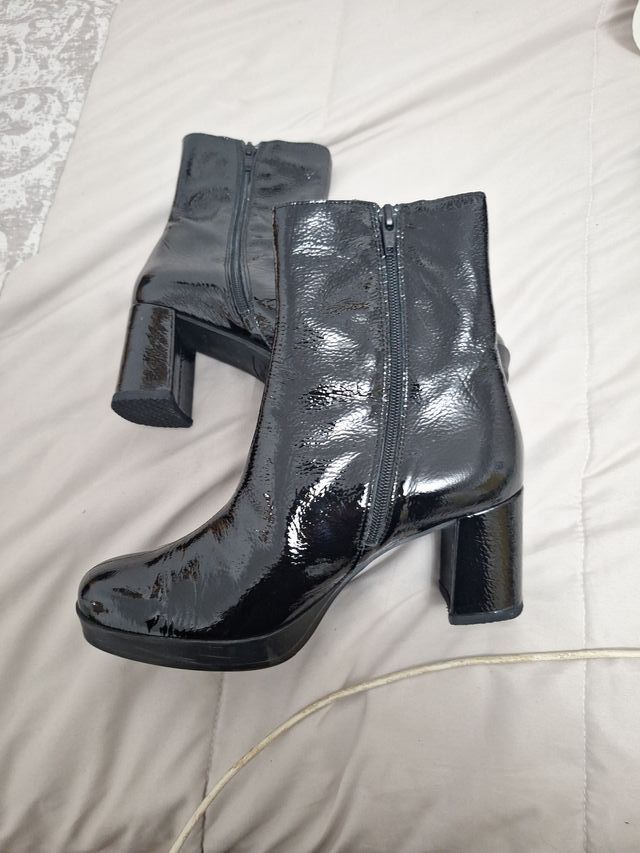 Botines charol negros talla 38
