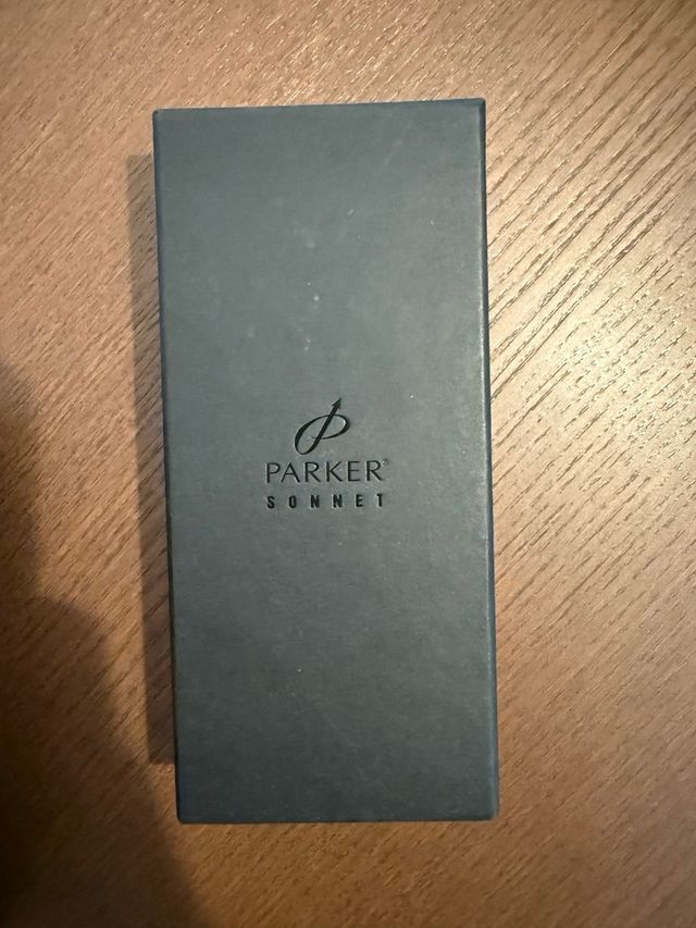 Pluma Parker Sonnet con estuche nueva