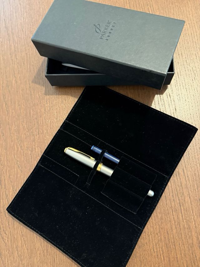 Pluma Parker Sonnet con estuche nueva