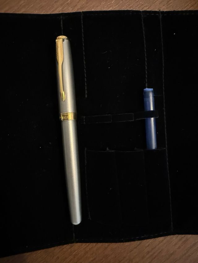 Pluma Parker Sonnet con estuche nueva