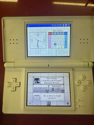 Nintendo DS Lite Blanca con cargador y juegos
