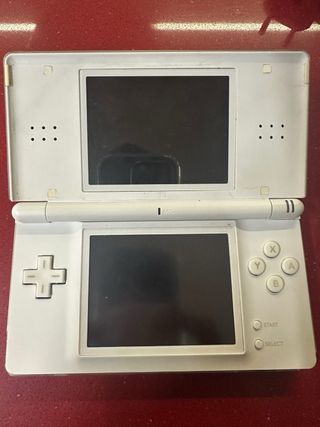 Nintendo DS Lite Blanca con cargador y juegos