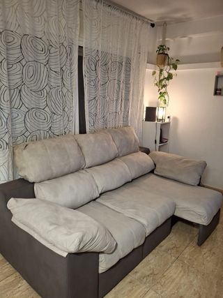 Sofá chaise longue abatible beige y marrón