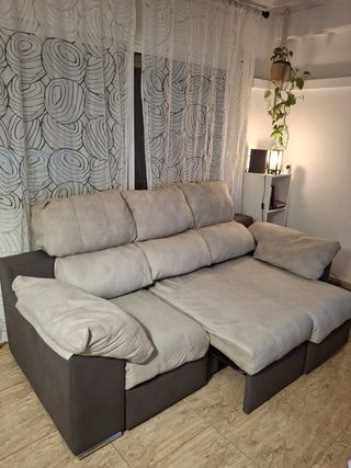 Sofá chaise longue abatible beige y marrón
