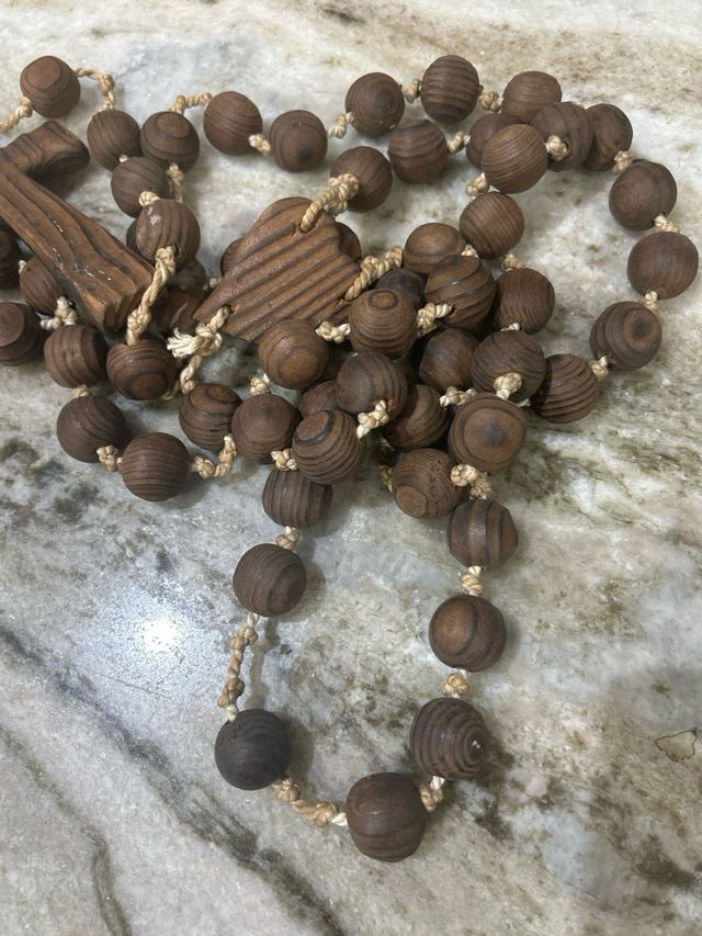 Rosario GIGANTE de madera natural antiguo1940–1960