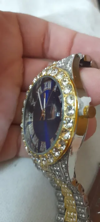 Reloj Azul y Dorado con Cristales