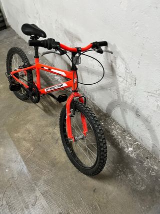 Bicicleta Roja Atractor
