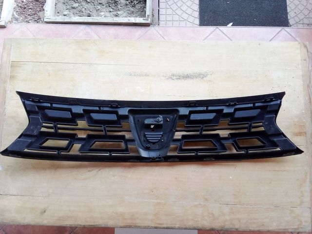 Mascherina griglia paraurti superiore Dacia Duster