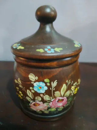 Portagioie in legno dipinto a mano