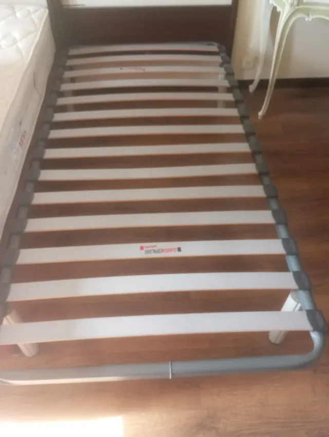 Set di 2 letti con testiere in legno