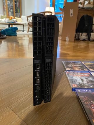 PS4 Darth Vader + 2 mandos + 11 juegos