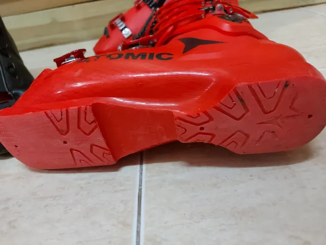 Botas de esquí Atomic rojas