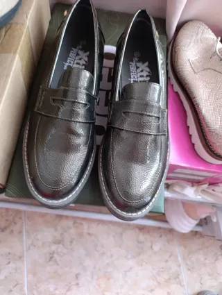Zapatos marrones charol XTI