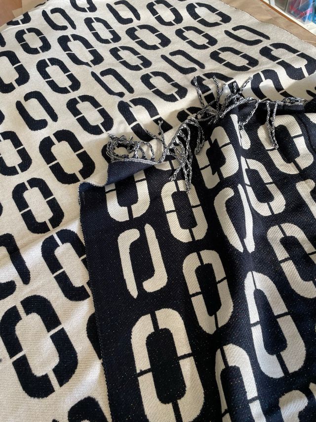 Sciarpa con fantasia geometrica bianco e nero