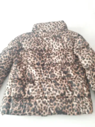Cazadora Stradivarius leopardo