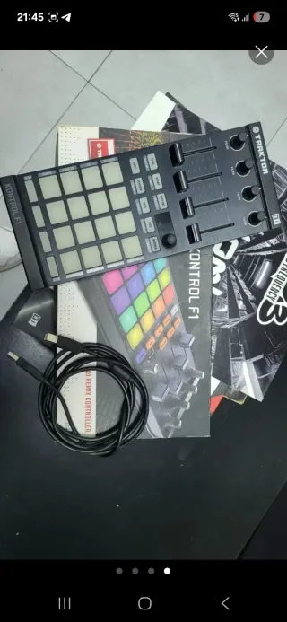 Controlador Traktor Kontrol F1