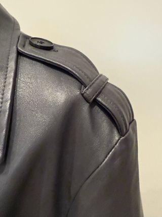 Gabardina de piel gris mujer 