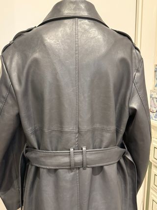 Gabardina de piel gris mujer 