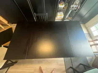 Mesa de comedor Ikea negra extensible