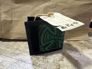 Cartera Billetera Independent Negra y Verde