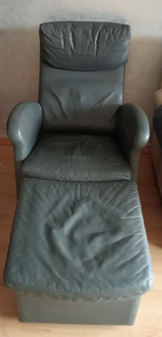 2 poltrone in pelle grigia