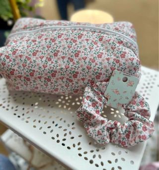 Neceser estampado flores