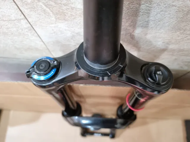 Horquilla RockShox Yari 170mm de 29"