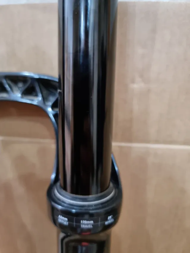 Horquilla RockShox Yari 170mm de 29"