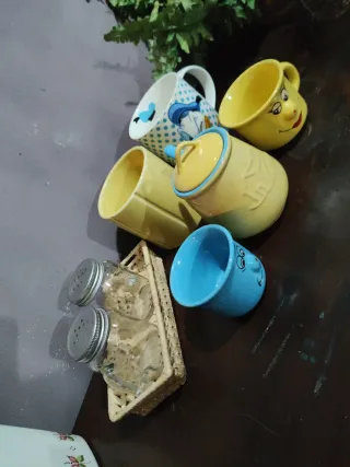 Set 8 pezzi tazze e barattoli