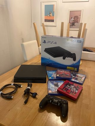 PS4 Slim 500 GB Negra + 4 Juegos + Mando Dualshock