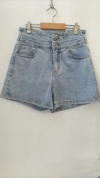 Pantalón corto vaquero azul claro elástico