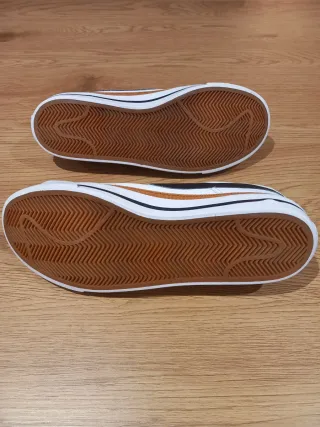Zapatillas Nike Blancas y Negras