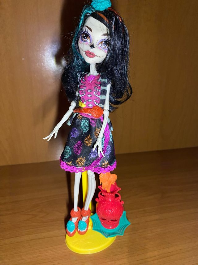 Monster High Skelita Calaveras Muñeca