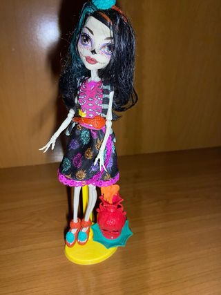 Monster High Skelita Calaveras Muñeca