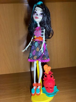 Monster High Skelita Calaveras Muñeca